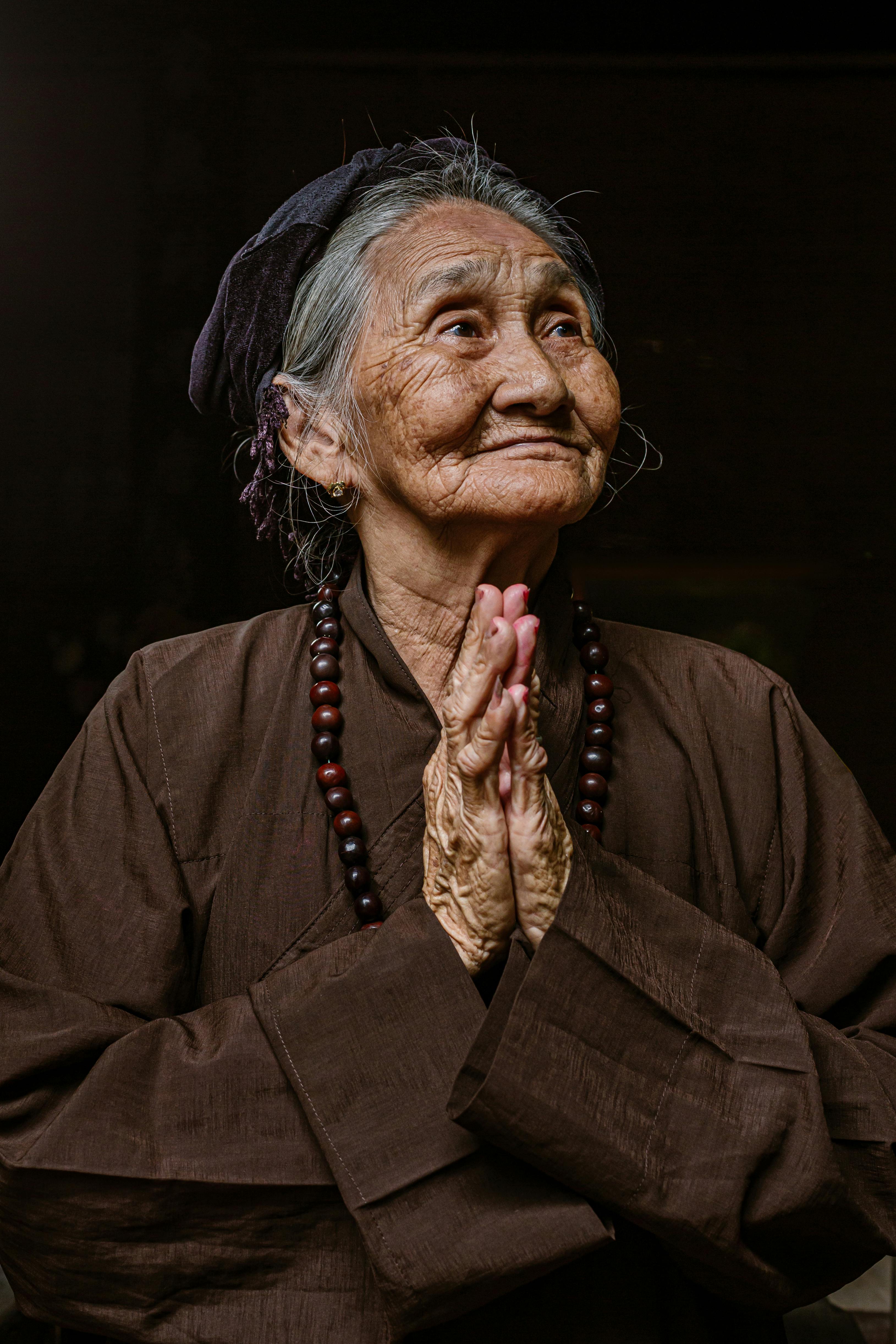 🌿 Bien vieillir chez soi : entre dignité, confort et bien-être naturel - Sérénivie Box